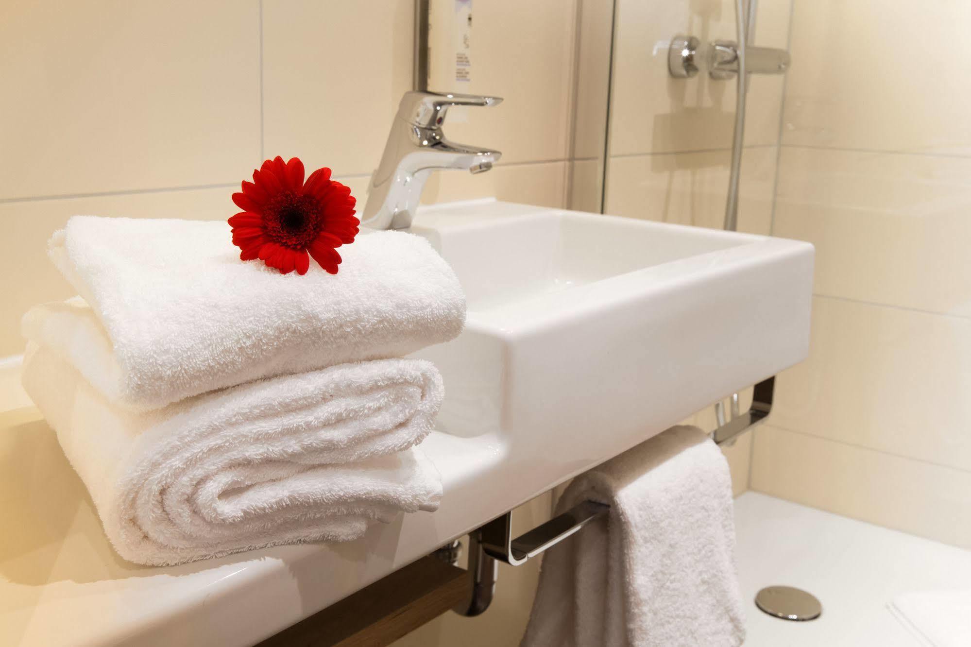 Homey! Hotel レーゲンスブルク エクステリア 写真