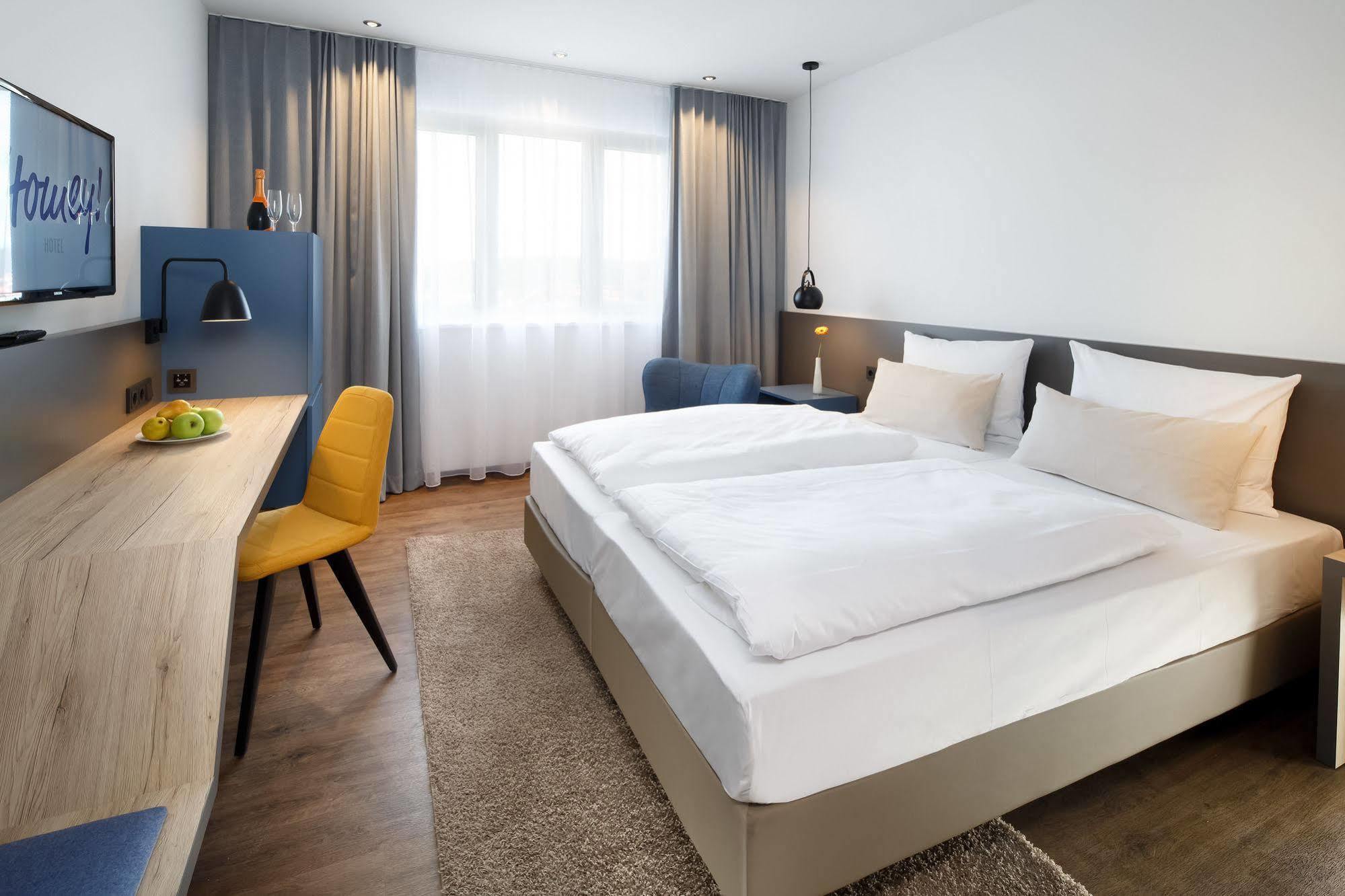 Homey! Hotel レーゲンスブルク エクステリア 写真